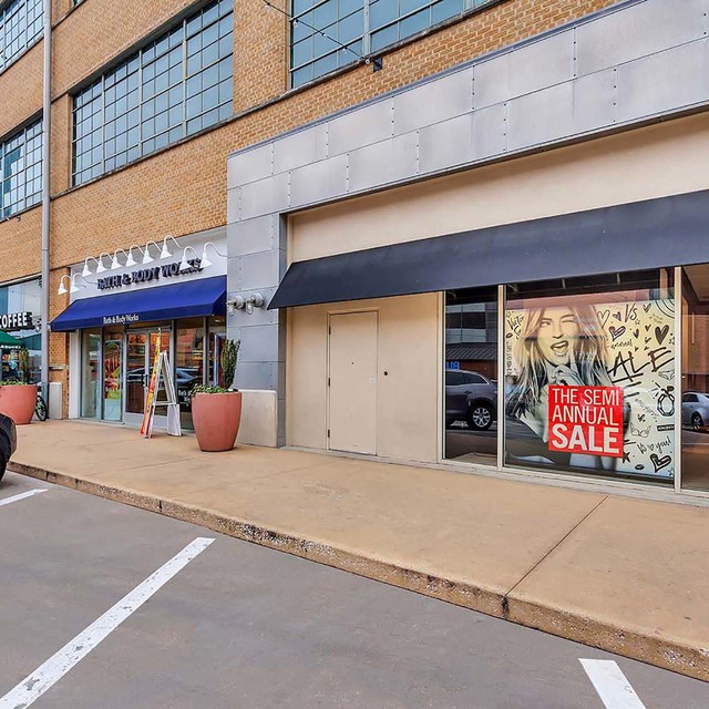 Luxury Loft Apartments Dallas The Lofts at Mockingbird Station